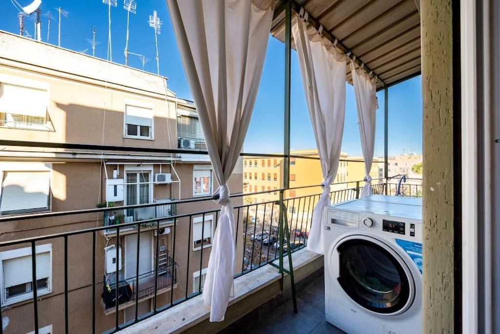 Stylish Apartment Rome Air Conditionig Wifi Tv 50 Metro 4 Minutes Away Ngoại thất bức ảnh