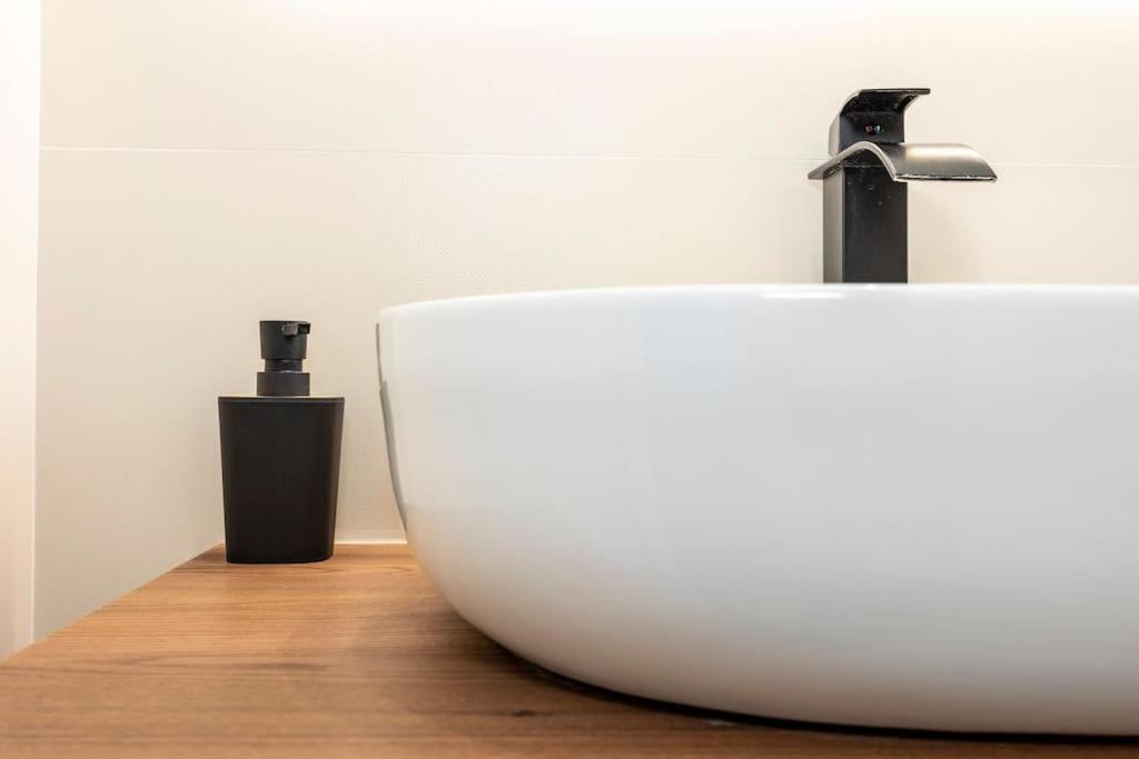 Stylish Apartment Rome Air Conditionig Wifi Tv 50 Metro 4 Minutes Away Ngoại thất bức ảnh